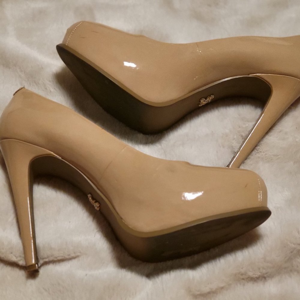 Simply Vera Tan Patent Platform Heels